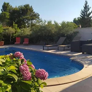 Chaleureux Pour Deux Avec Jacuzzi , Graveson France