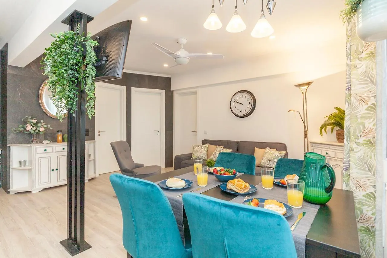 B35 - Andorinha City Heart Apartment In 라고스 0*,  포르투갈